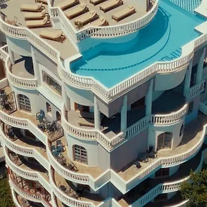 Monte Cristo - Rooftop Pool 4* Sarandë